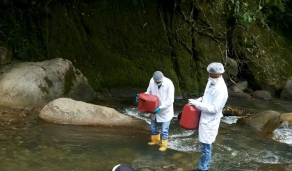 Vigilancia de la calidad del agua para consumo humano, continúa adelantando la recolección de toma de muestras de agua en los diferentes sistemas de abastecimientos tanto urbanos como rurales del municipio.