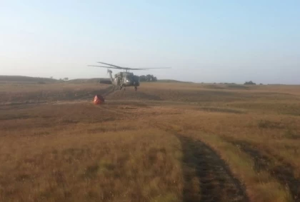 Fuerza aérea fue determinante en la extinción  de incendio con un helicóptero UH-60, equipada con el dispositivo Bambi Bucket. 