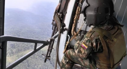 Conductor y camión quedaron a salvo de delincuentes que pretendían extorsionar a dueño del automotor por la oportuna reacción del Ejército que los apoyo realizando operativo desde el aire.