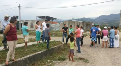 El gerente de Villavivienda, Felipe Suescún Torres, se abstuvo de firmar el acta de recibo oficial de las 98 viviendas de la primera fase del proyecto habitacional Pinares de Oriente.