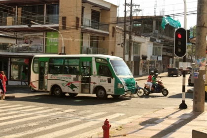 Alcaldía de Villavicencio propuso a los representantes de las empresas de transporte público colectivo implementar una tarjeta chip para que los niños y jóvenes paguen sus pasajes.
