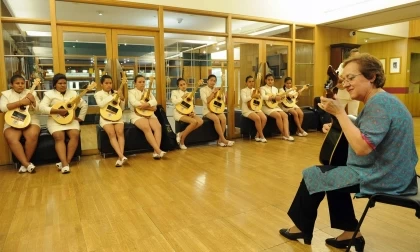 Trece jóvenes intérpretes de bandola llanera, un maraquero, un bajista y un cuatrista, viajaron el 28 de mayo a tierra portuguesa para desarrollar un intercambio cultural en las ciudades de Lisboa, Porto y Braga.