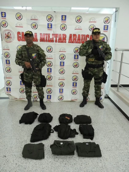 En Arauca encuentra prendas de uso privativo de la Fuerza Pública.