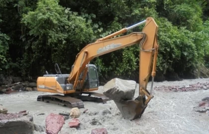 Unos 40.000 metros cúbicos de material removidos a lo largo de cinco kilómetros de encauzamiento y descolmatación en caños de Villavicencio.