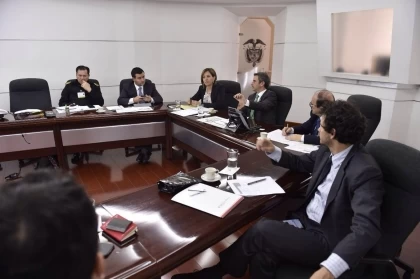 El gobernador de Arauca se reunió con el Ministro del Interior para analizar presuntas amenazas contra líderes políticos del Departamento