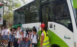 Más de siete mil estudiantes beneficiados con transporte escolar con 295 rutas en 18 municipios.
