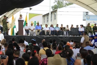 En Puerto Carreño, 194 familias vulnerables recibieron las llaves y escrituras de sus casas ciento por ciento subsidiadas.