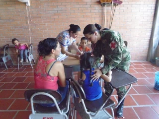 Niños, jóvenes y adultos se beneficiaron de la jornada de apoyo al desarrollo que realizó el Ejército Nacional en el corregimiento de Betoyes municipio de Tame, departamento de Arauca.