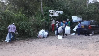 Labores de limpieza en balnearios de la ciudad.