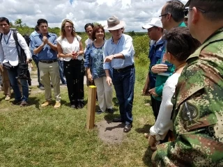 Se dieron inicio a las obras de infraestructura liviana que se realizaran en Caño Cristales.