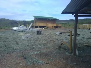 En la vereda la Cachivera, sector Cajuche, municipio de la Macarena, Meta, un grupo de desconocidos incendió la cabaña construida hace poco,  diseñadas para mejorar el servicio ecoturístico en Caño Cristales