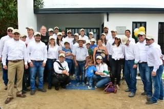 El Plan Padrino PAREX, nació como una iniciativa voluntaria de los trabajadores para ofrecer una vivienda digna a familias en condiciones de vulnerabilidad en los territorios donde esta Empresa hace presencia.