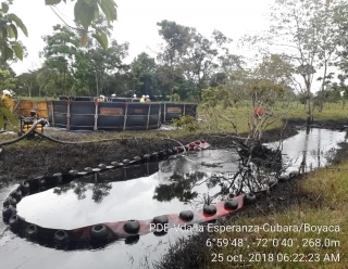 Atentado al oleoducto Caño Limón - Coveñas genera emergencia en poblaciones riberiñas de Arauca. Emserpa suspendio el servicio de agua potable la noche del jueves en Arauca, capital.
