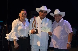 Alfredo Díaz, primer lugar