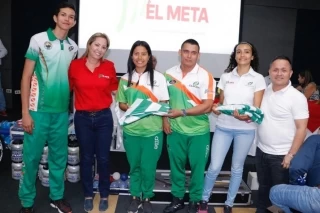 Deportistas del  Meta a los Juegos Nacionales 2019 recibieron la bandera del departamento.