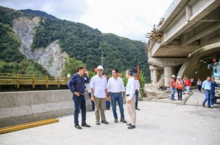 Gobernador Juan Guillermo Zuluaga se declara en desacuerdo con el alza de peajes en la vía al llano