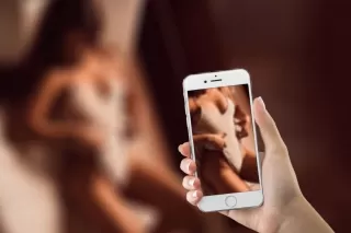 Autoridades judicializaron a 2 hombres que presuntamente habrían exigido dinero para no publicar fotos íntimas encontradas en un celular en el Meta.
