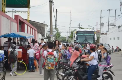 Administración Departamental y municipales determinan hoy si estudiantes continúan sus clases desde casa o si van a la alternancia