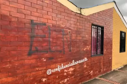 Con un grafiti el ELN amenaza a periodista en Arauca.