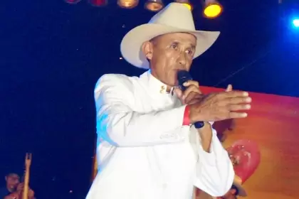 Juan Farfán será trasladado a un centro de mayor nivel para tratar su problema coronario.
