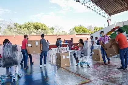 Con estos elementos se brindan las garantías mínimas para el desempeño de estos funcionarios.