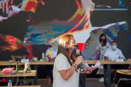 Durante el Diálogo Nacional ‘Compromiso por Colombia’ en Arauca, la jefe de la cartera explicó que el Ministerio TIC está reactivando la economía de Colombia gracias a una inversión de más de $950 mil millones de pesos.  