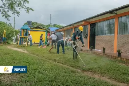  Jornada de ornato y limpieza en la Escuela de Selvas de Lipa