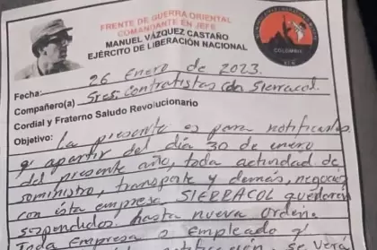 La industria petrolera de Arauca, Colombia, se encuentra en una difícil situación debido a las amenazas de grupos guerrilleros.