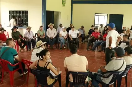 Gobernador encargado de Arauca se reúne con líderes comunitarios  aledaños a la vereda La Arenosa de Arauquita.