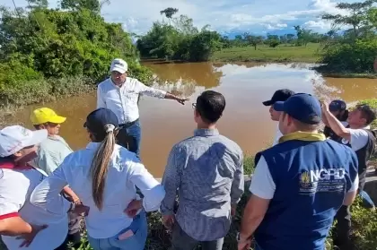 Atención inmediata a emergencia provocada por inundaciones en Puerto Nariño, ofrecieron Gobierno departamental y alcaldía de Saravena.
