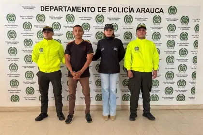 Jonnier Ronaldo Paredes Toncón, capturados por las autoridades en Arauca.