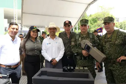 Alcalde de Arauca y Ministro de Defensa hicieron entrega de las herramientas con las que pretenden mejorar la seguridad de Arauca.