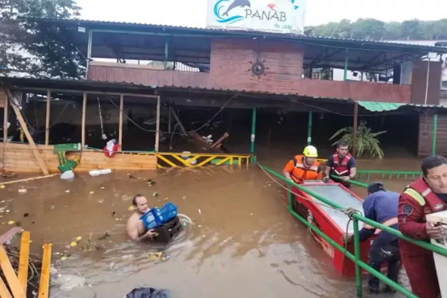 Restaurante flotante se hundió en el río Manacacías durante el Festival de la Cachama en Puerto Gaitán