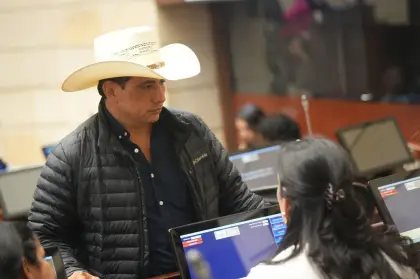 Denuncia persecución política en su contra con la captura errónea de un familiar.