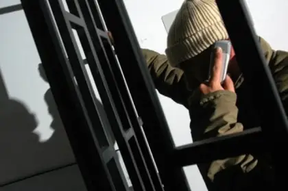 Presunto recluso extorsionando desde prisión.
