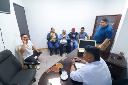 Se reunieron con los trabajadores que denunciaron el no pago de sus trabajos