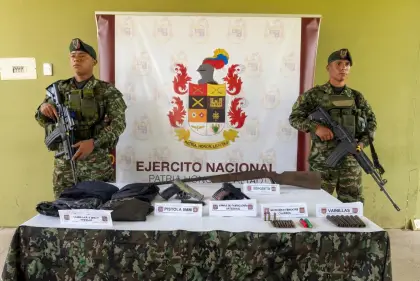Por el Ejército Nacional