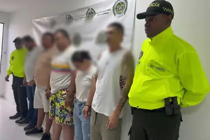 Y les ayudaban a pedir asilo con documentos falsos