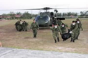<p>Traslado de guerrilleros abatidos. Foto: D&eacute;cima Octava Brigada.</p>
