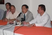 El embajador de China, Gao Zhengue, el gobernador de Arauca Luis Ataya y Óscar Gutiérrez aliado de la firma Hidrochina en Colombia visitan al departamento de Arauca y concretaran firma de convenio para construir hidroeléctrica en Tame.