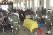 <p>Exequias de soldado muerto en atentado. Foto: D&eacute;cima Octava Brigada.</p>