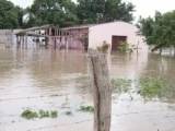 La ola invernal llegó al Departamento del Casanare causando desbordamientos de ríos y caños, dejando varias familias damnificadas en por lo menos 5 puntos críticos. Llanored.com