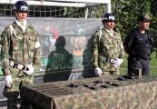 <p><em>Armas y radios utilizados por guerrilleros muertos.</em></p>