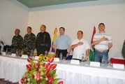 Con un despliegue de inteligencia y presencia institucional se garantizará el normal desarrollo de las elecciones locales del próximo 30 de octubre, afirmó el ministro de defensa Juan Carlos Pinzón, en su visita a Arauca.