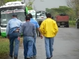 Los trabajadores bloquearon la vía a Caño Limón al transporte de las empresas petroleras. 