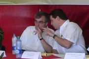 <p><em>El Ministro de la Protecci&oacute;n Social Diego Palacio Betancourt en su visita al municipio de Tame.</em></p>