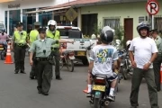 El Fondo de Prevención Vial realiza operativos de control, de carácter pedagógico en las principales calles de Arauca. Foto: Iván Franco.