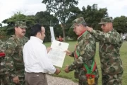 <p>Acto de imposici&oacute;n de la medalla al m&eacute;rito Ram&oacute;n Nonato P&eacute;rez al general Freddy Padilla De Le&oacute;n.</p>