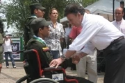 <p><em>El Ministro de la Defensa Nacional, Juan Manuel Santos hizo entrega de las condecoraciones.</em></p>