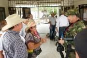 La comunidad de Santa Rosalía, le expreso al brigadier general Ricardo Díaz Torres, Comandante de la Octava División, la necesidad de la presencia permanente de las tropas en ese municipio del Vichada.